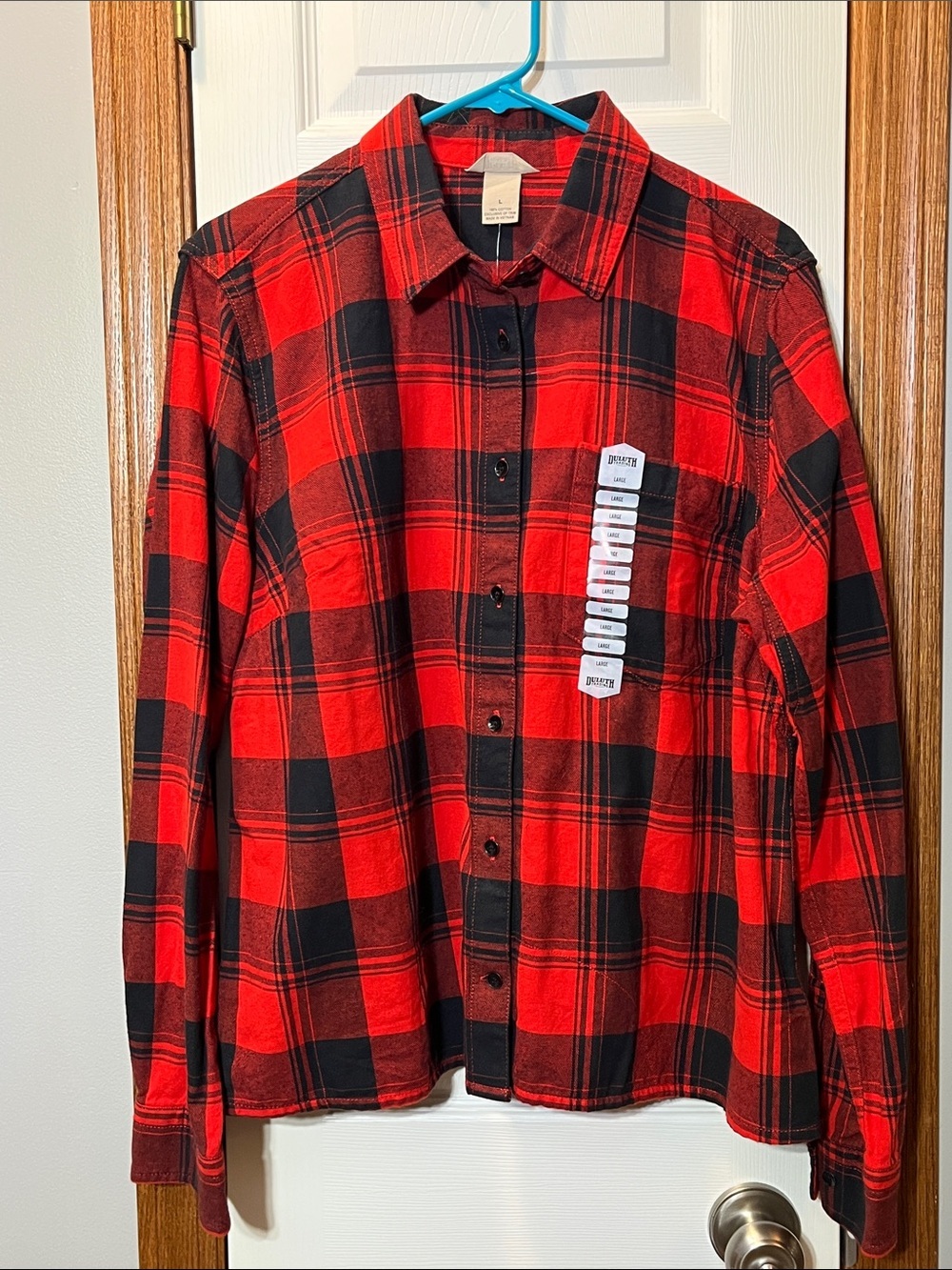 Duluth Trading Co. Black & Red Free Swingin’ Flannel Split Tail Shirt Women’s Lg